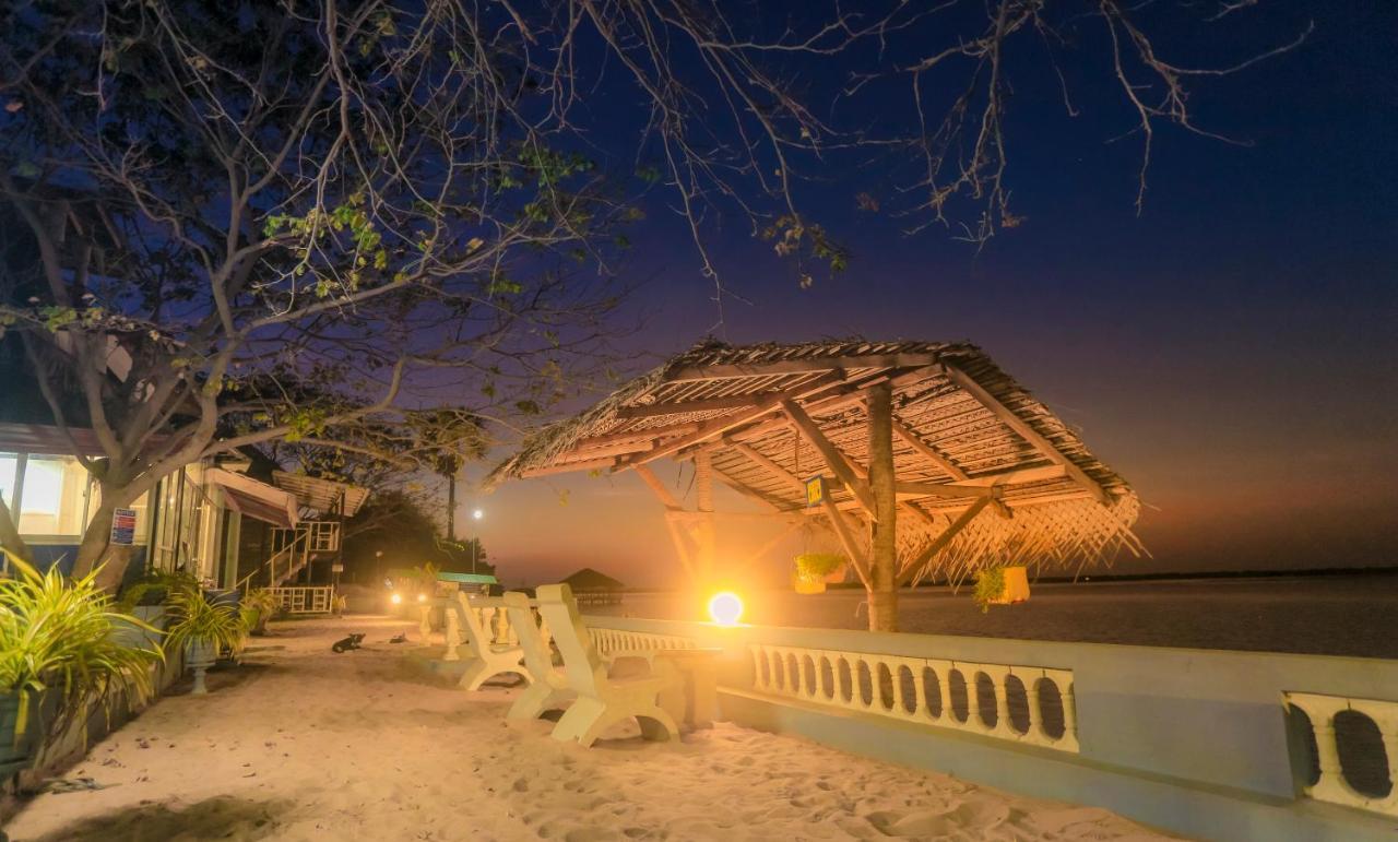 Dinuda Resort Kalpitiya Exterior photo