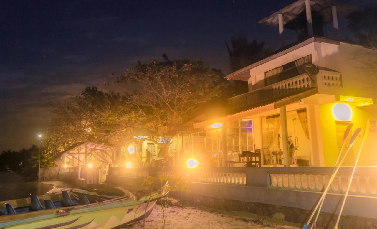 Dinuda Resort Kalpitiya Exterior photo