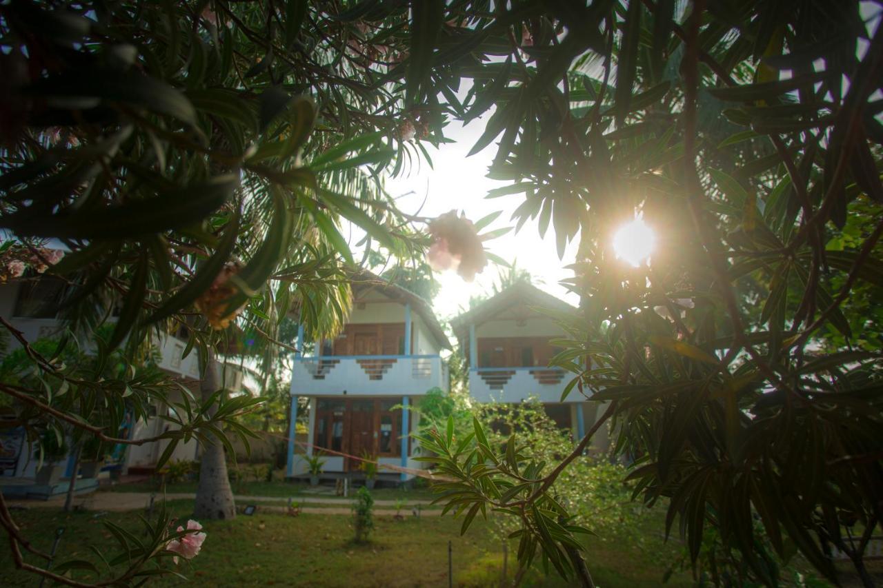 Dinuda Resort Kalpitiya Exterior photo