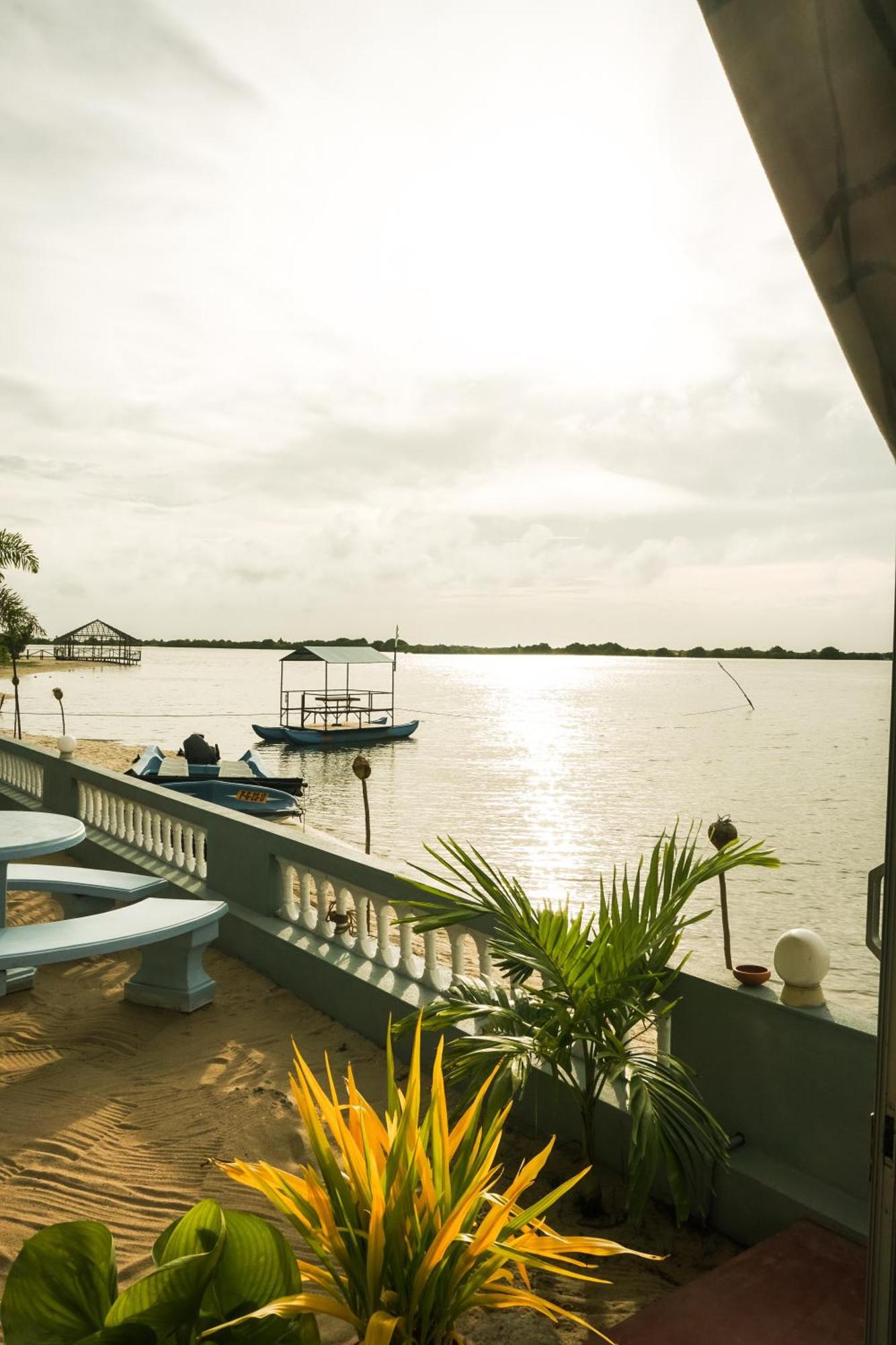 Dinuda Resort Kalpitiya Exterior photo